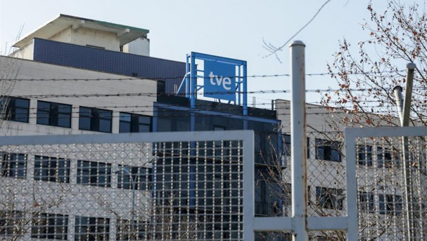 ep logotipo de television espanola en la sede de rtve en prado del rey madrid espana