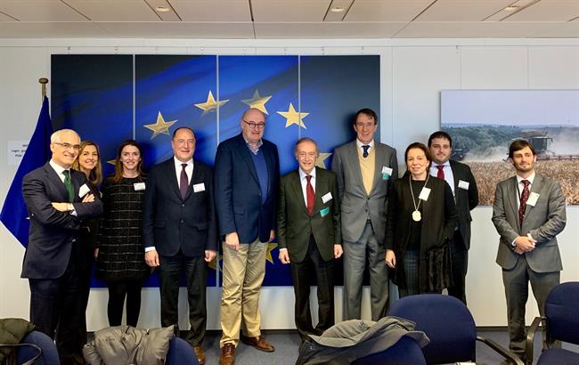ep reunionrepresentantesla fevcomisario europeo phil hogan