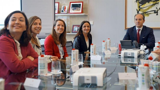 ep santander ayuda a reincorporarse al mercado laboral a las mujeres que dejaron su empleo para
