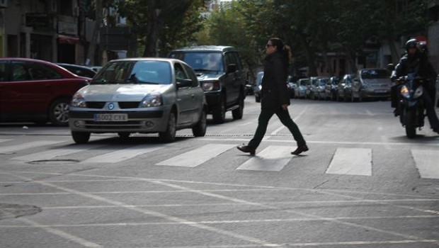 ep trafico urbano coches carretera peatones pasocebra