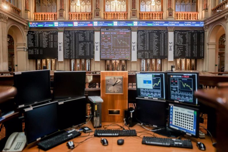 El Ibex 35 y Europa cierran en verde tras el IPC y el aviso hawkish de Lagarde