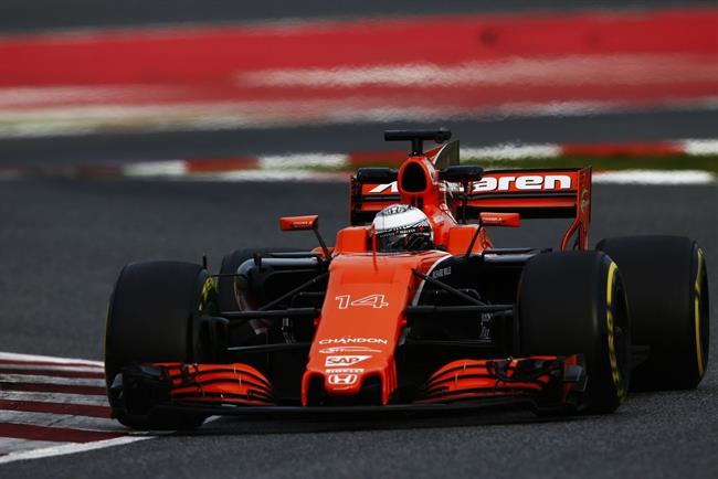 Alonso rueda con su McLaren | MCLAREN-HONDA ep alonso ruedasu mclaren