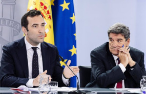 ep archivo   el ministro de economia comercio y empresa carlos cuerpo i junto a jose luis escriva