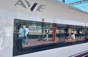 ep archivo   tren de alta velocidad de renfe en una imagen de archivo