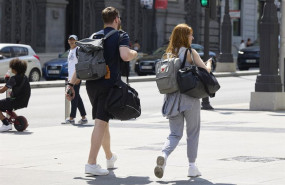 ep archivo   varios turistas pasean por la ciudad a 2 de septiembre de 2024 en madrid espana