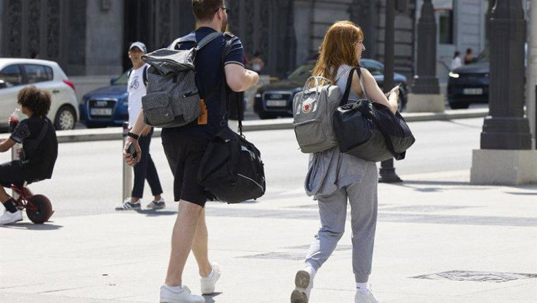 Archivo - Varios turistas pasean por la ciudad, a 2 de septiembre de 2024, en Madrid (España). | Jesús Hellín - Europa Press - Archivo ep archivo varios turistas pasean por la ciudad a 2 de septiembre de 2024 en madrid espana