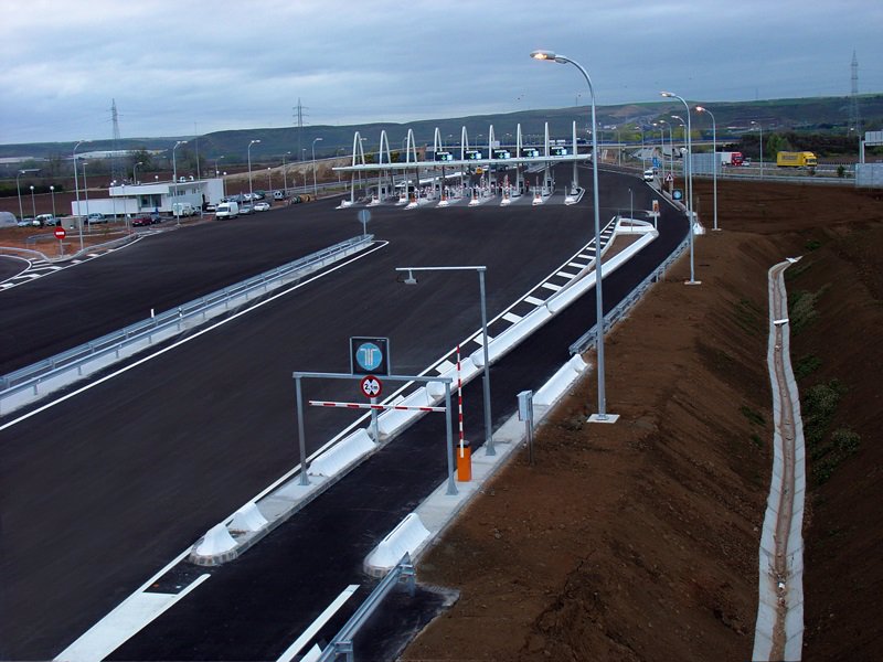 La Audiencia obliga a Ferrovial y Sacyr a pagar 23 millones a las autopistas rescatadas