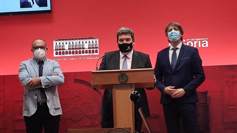 De izda a dcha, Miguel Latorre, José Luis Escrivá y Carlos Martínez explican el cronograma del Centro de Procesamiento de Datos. | EUROPA PRESS. ep de izda a dcha miguel latorre jose luis escriva y carlos martinez explican el cronograma del