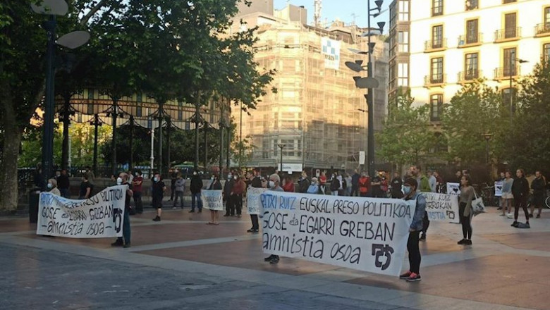 El Movimiento por Amnistia y contra la represión se concentra en solidaridad con la huelga de hamdre y sed del preso de ETA Patxi Ruiz | EUROPA PRESS ep el movimiento por amnistia y contra la represion se concentra en solidaridad con la huelga de