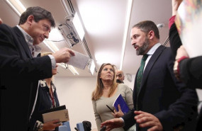 ep el periodista de el pais javier casqueiro izq y el el presidente de vox santiago abascal dech