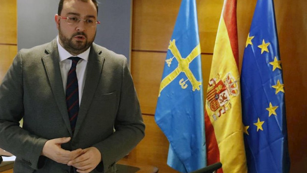 ep el presidente asturiano adrian barbon tras reunirse por videoconferencia con pedro sanchez