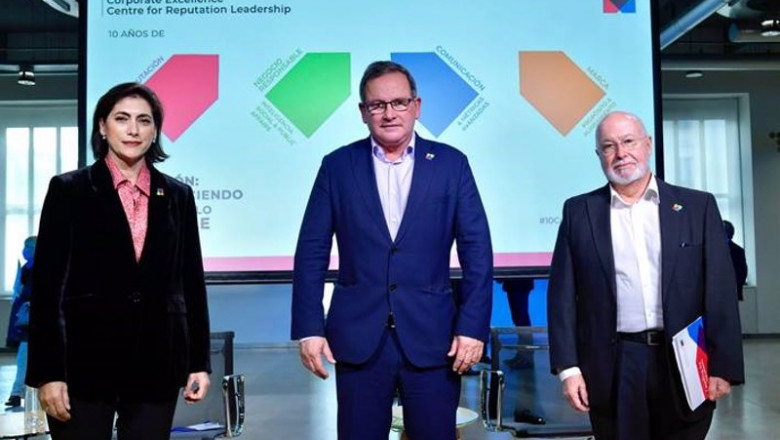 El presidente de Corporate Excellence, Eduardo Navarro (en el centro); la vicepresidenta, María Luisa Martínez Gistau (i) y el consejero delegado, Ángel Alloza (d) durante las jornadas anuales de la organización. | CORPORATE EXCELLENCE, ep el presidente de corporate excellence eduardo navarro en el centro la vicepresidenta maria luisa