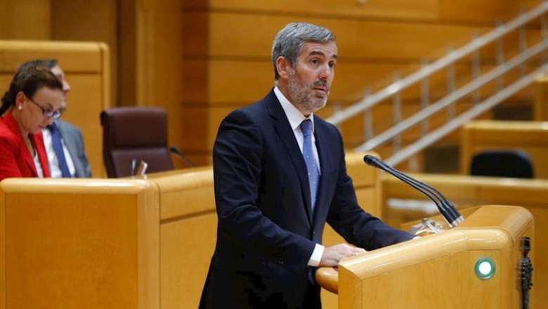 ep el senador de coalicion canaria fernando clavijo en la tribuna del pleno del senado
