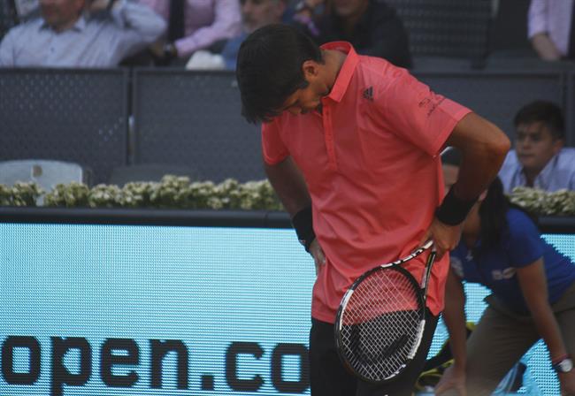 Fernando Verdasco deprimido durante el Mutua Madrid Open 2015 | EUROPA PRESS ep fernando verdasco deprimido durantemutua madrid open 2015