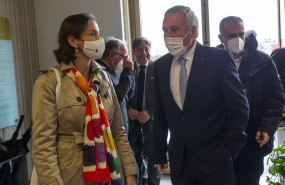 ep la ministra de industria comercio y turismo reyes maroto y el presidente de mondragon inigo ucin