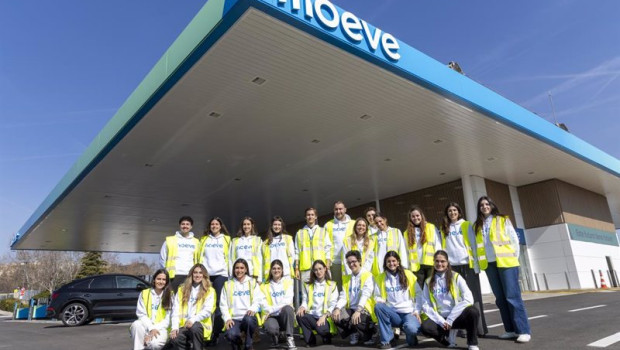 ep moeve incorpora a nuevos jovenes a traves de sus programas de talento challenging u