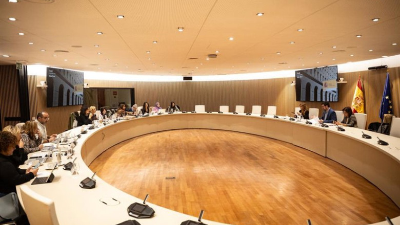 Reunión de la mesa de diálogo social sobre permisos | PEDRO RUIZ/MINISTERIO DE TRABAJO ep reunion de la mesa de dialogo social sobre permisos