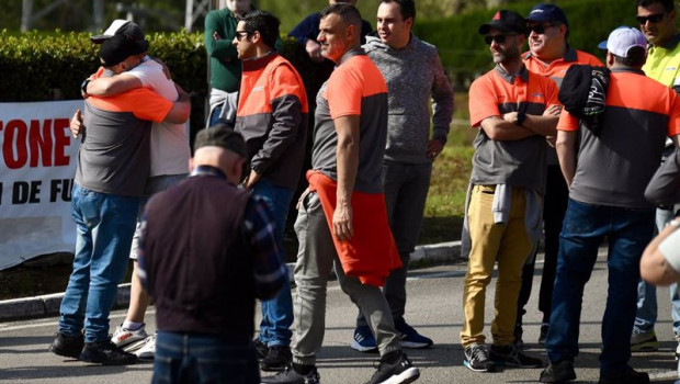 ep trabajadores de bridgestone en foto de archivo ep trabajadores de bridgestone en foto de archivo