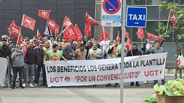 ep trabajadores de exolum se concentran en la junta para exigir un convenio colectivo justo y digno