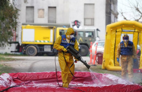 ep un miembro de la ume desinfecta vehiculos