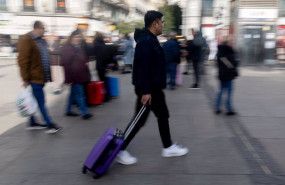 ep un turista en la puerta del sol