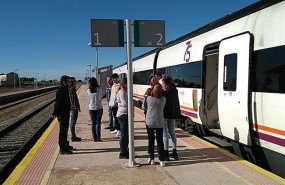 ep viajerostren esperandola estacionoropesa