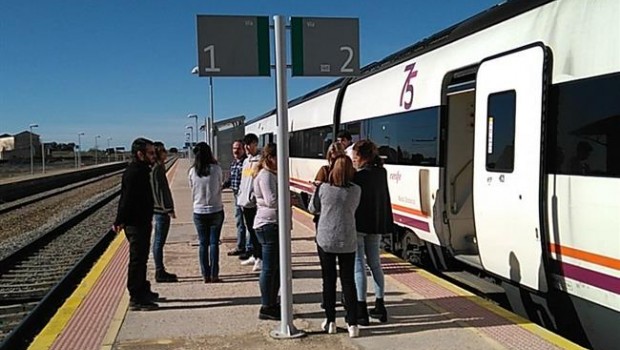 ep viajerostren esperandola estacionoropesa