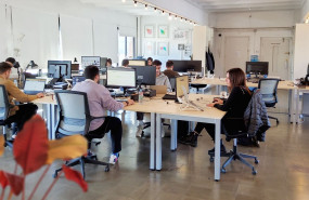 equipo en oficinas de jevnet