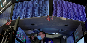 traders work on the floor of the new york stock exchange nyse new york 20220513142423 