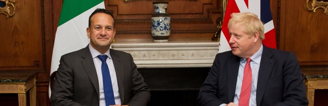 https://img4.s3wfg.com/web/img/images_uploaded/7/4/boris_johnson_leo_varadkar_brexit_irlanda_portada.jpg