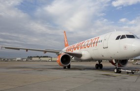 Easyjet, aircraft, Gatwick Airport, transport, travel Easyjet, aircraft, Gatwick Airport, transport, travel