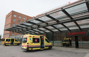 ep ambulancias aparcadas en el parking habilitado del hospital clinico san carlos