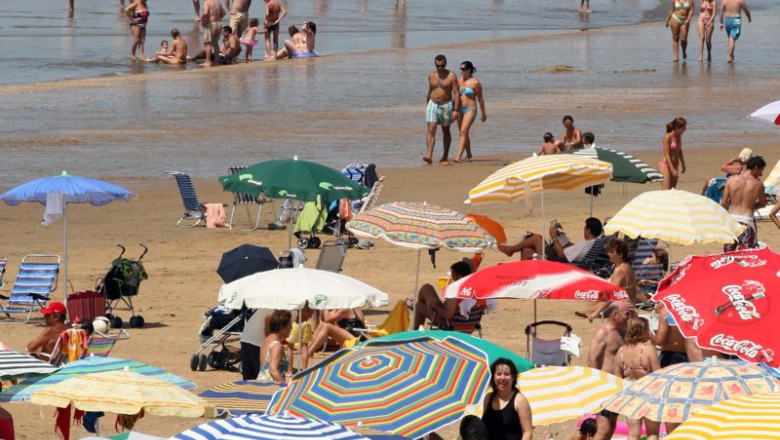 ep archivo   foto recurso de una playa de andalucia