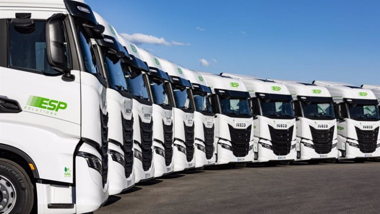 ep archivo   iveco entrega 300 s way de gas natural a la empresa de logistica esp solutions