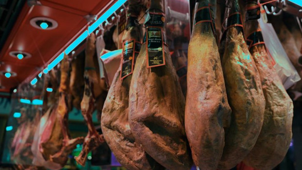 ep archivo   jamones en un puesto en el mercado de san isidro en madrid