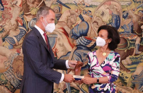 ep archivo sm el rey entrega a la presidenta ejecutiva de banco santander ana botin el premio ep archivo sm el rey entrega a la presidenta ejecutiva de banco santander ana botin el premio