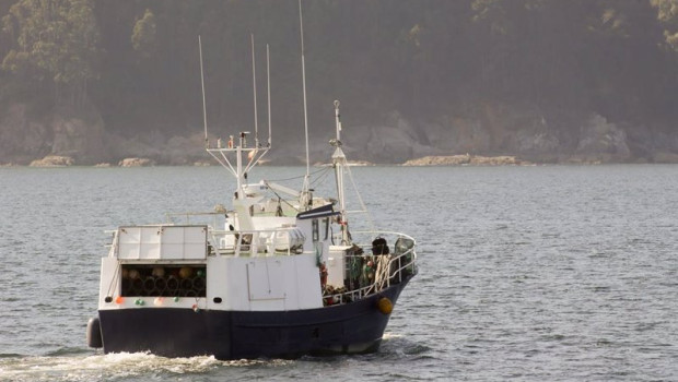 ep barcos en el puerto de viveiro