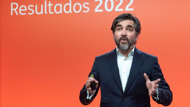 ep el ceo de ing espana portugal ignacio julia interviene durante una rueda de prensa de ing en su ep el ceo de ing espana portugal ignacio julia interviene durante una rueda de prensa de ing en su