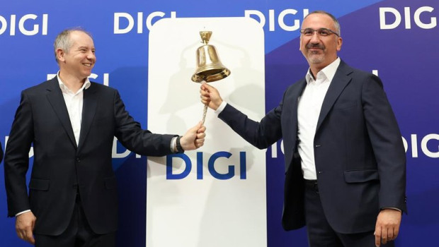 ep el consejero delegado de digi marius varzaru d durante la celebracion del tradicional acto del