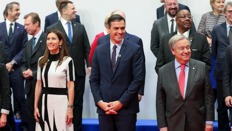 ep el presidente del gobierno en funciones pedro sanchez 2d junto a la ministra de medioambiente de ep el presidente del gobierno en funciones pedro sanchez 2d junto a la ministra de medioambiente de