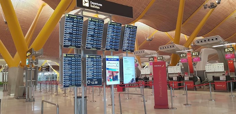 ep imagen de recurso de las pantallas del aeropuerto de adolfo suarez madrid-barajas