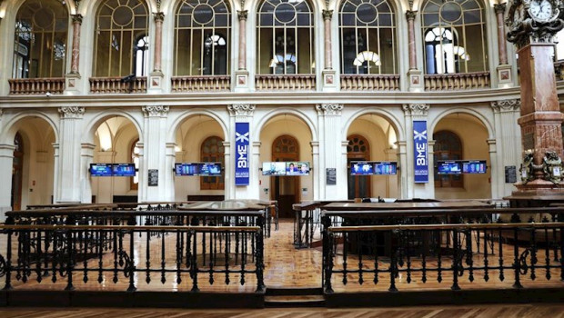 ep interior del palacio de la bolsa en madrid
