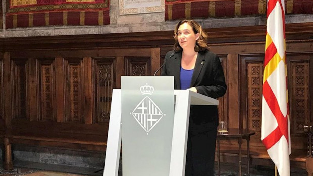 ep la alcaldesa de barcelona ada colau pronuncia una declaracion institucional desde el ayuntamiento