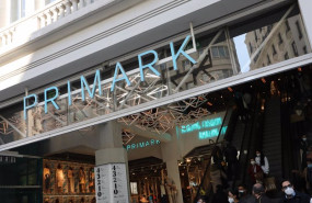 ep letrero del primark de gran via en madrid espana ep letrero del primark de gran via en madrid espana