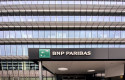 ep logo y letras de bnp paribas en la entrada a la sede en madrid del banco bnp paribas en la calle