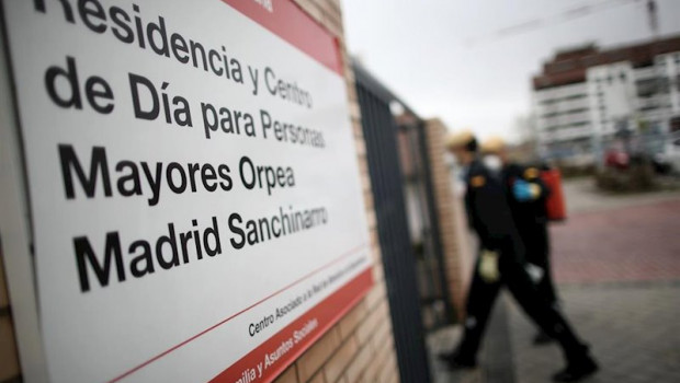 ep militares de la unidad militar de emergencias ume se dirigen a la residencia y centro de dia