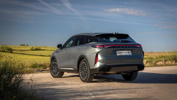 ep omoda 9 shs el suv phev mas vendido de la marca 145 km electricos y 537 cv por menos de 50000