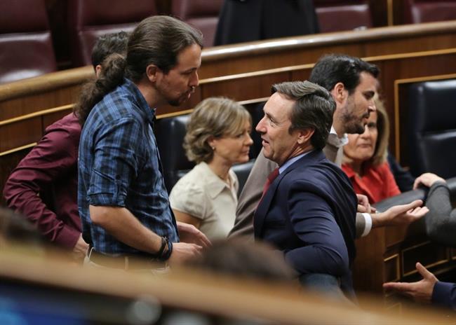 Pablo Iglesias y Rafael Hernando en el Congreso | EUROPA PRESS - Archivo ep pablo iglesiasrafael hernandocongreso