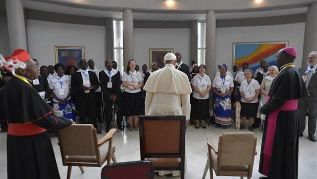 ep sept 5 2019 - mozambique pope francis greets scholas occurrentes in apostolic nunciature maputo