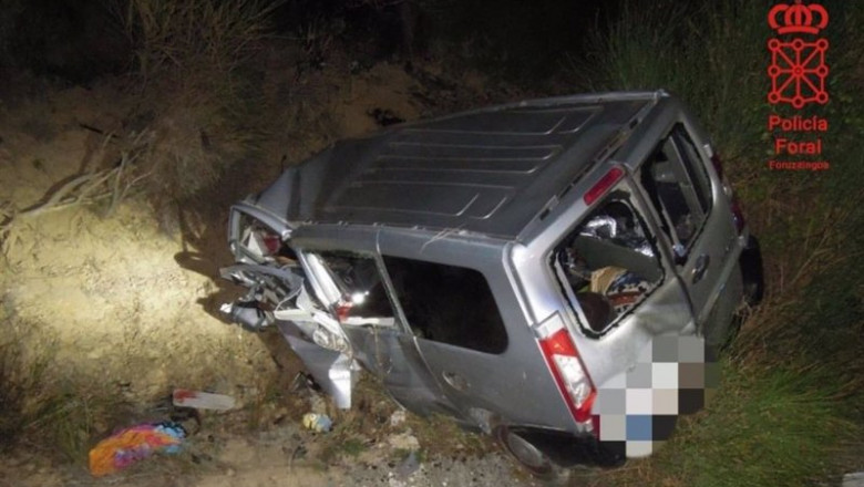 Vehículo en el que viajaba el fallecido en un accidente de tráfico en Legarda. | POLICÍA FORAL ep vehiculo en el que viajaba el fallecido en un accidente de trafico en legarda